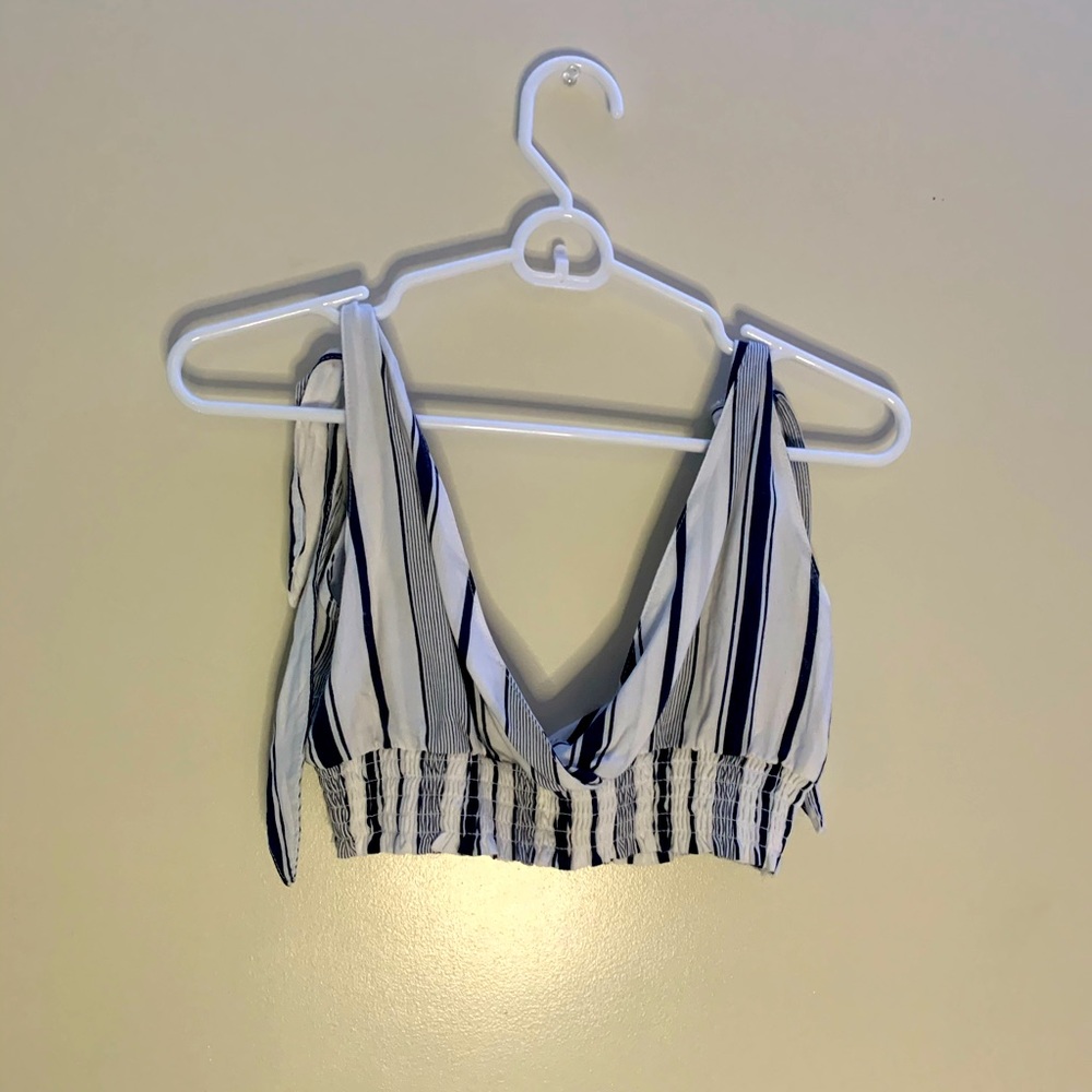 Sailor style super cropped top with tying shoulder